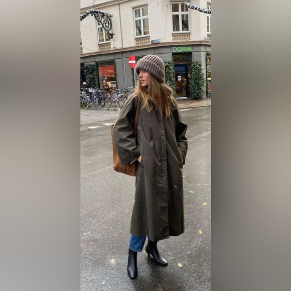 Trench coat - Picture 2 of 10